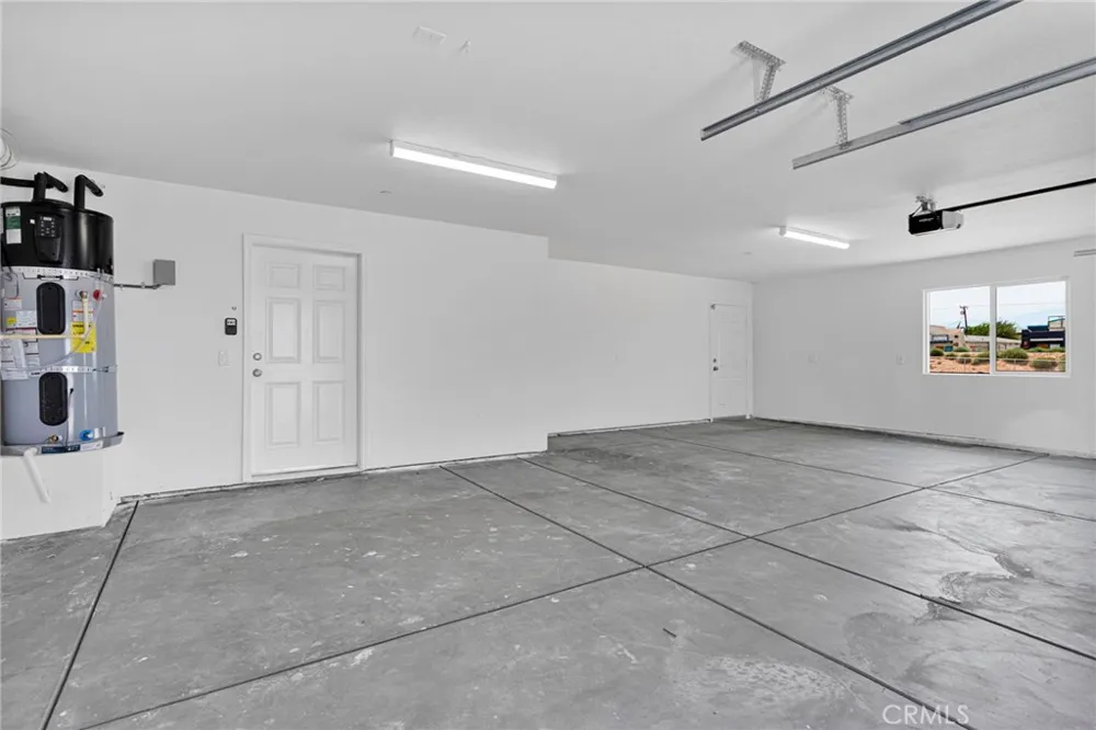 17723 Sycamore Street Hesperia, CA 92345