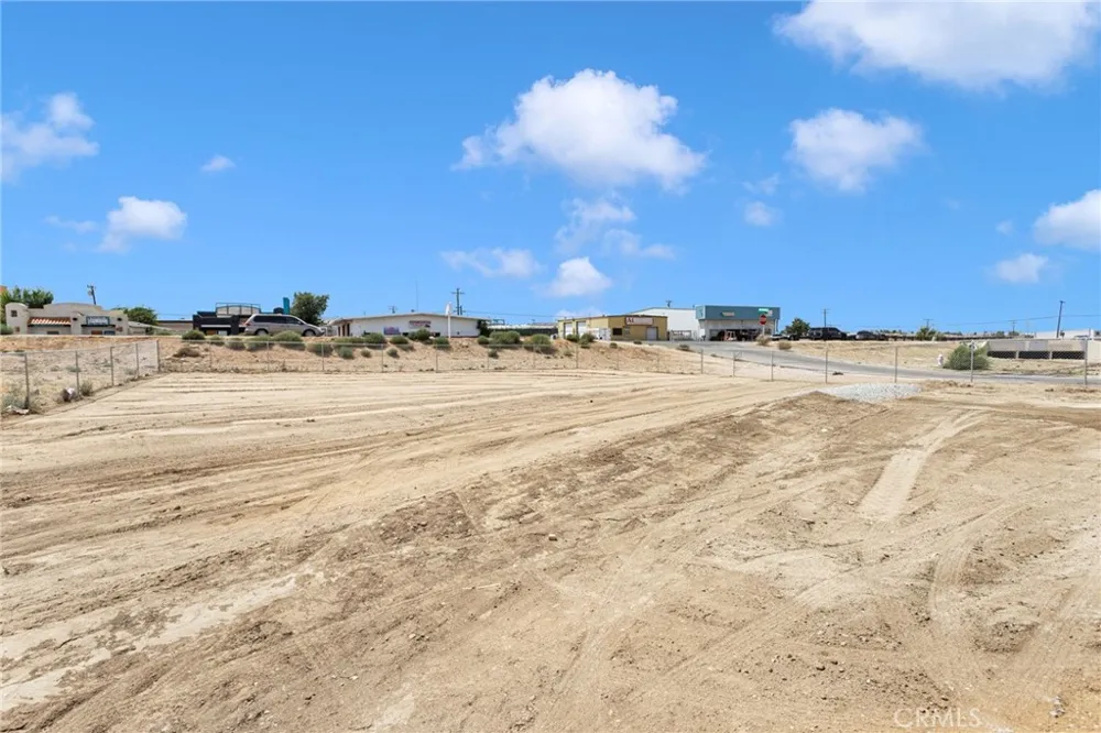 17723 Sycamore Street Hesperia, CA 92345