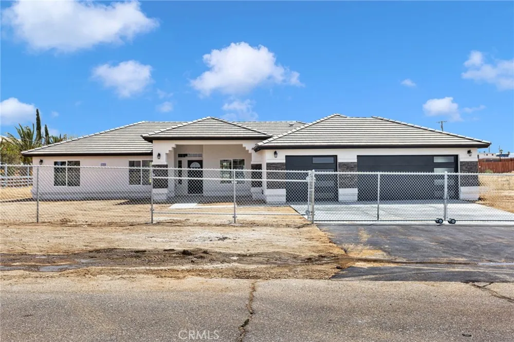 17723 Sycamore Street Hesperia, CA 92345