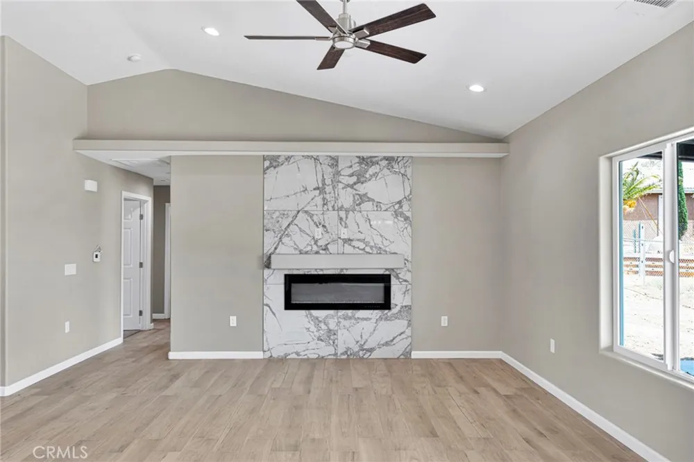 17723 Sycamore Street Hesperia, CA 92345