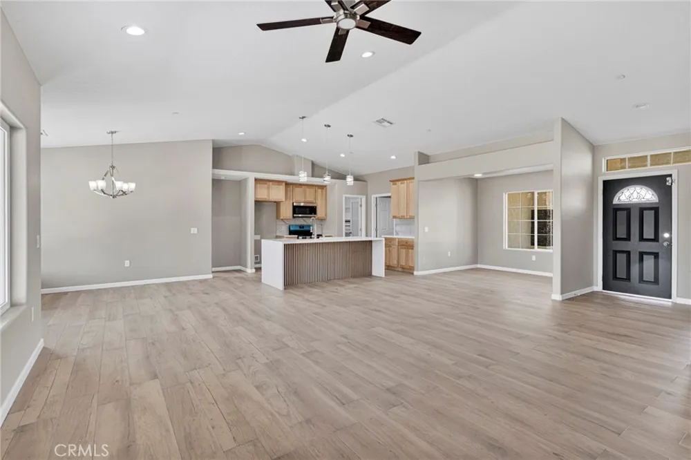 17723 Sycamore Street Hesperia, CA 92345