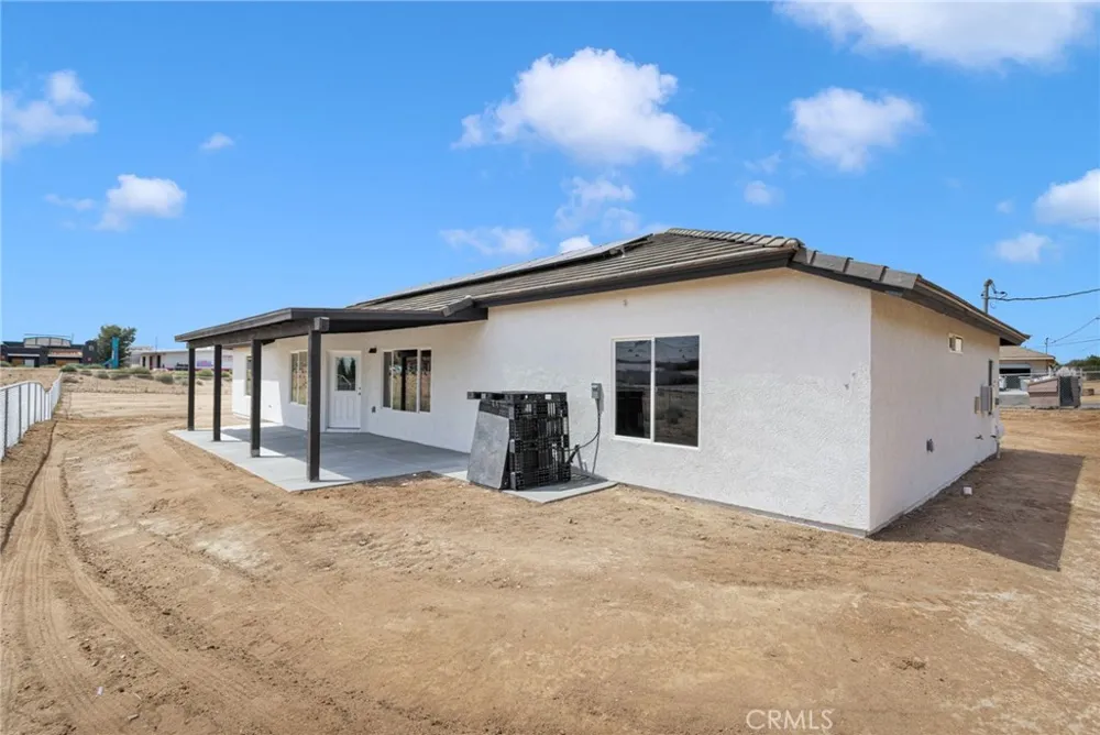 17723 Sycamore Street Hesperia, CA 92345