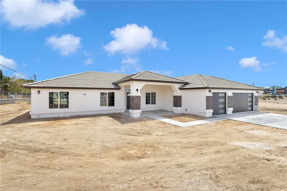 17723 Sycamore Street Hesperia, CA 92345