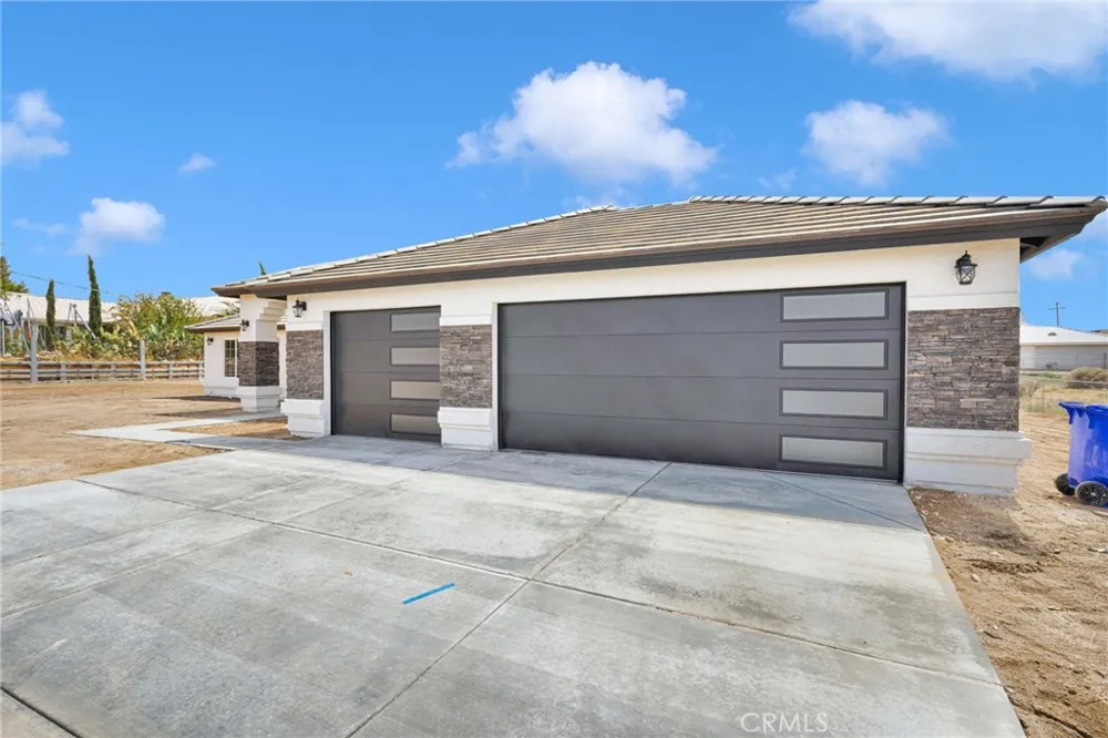 17723 Sycamore Street Hesperia, CA 92345