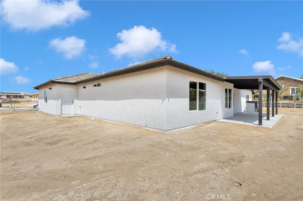 17723 Sycamore Street Hesperia, CA 92345
