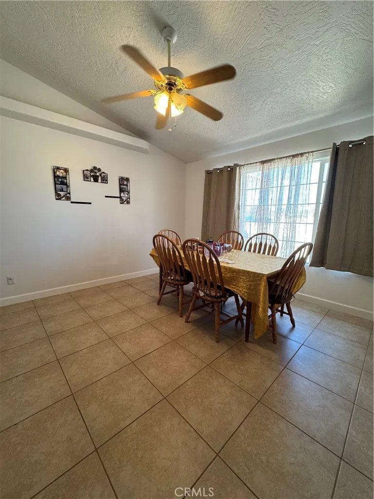 10575 Estrella Apple Valley, CA 92308