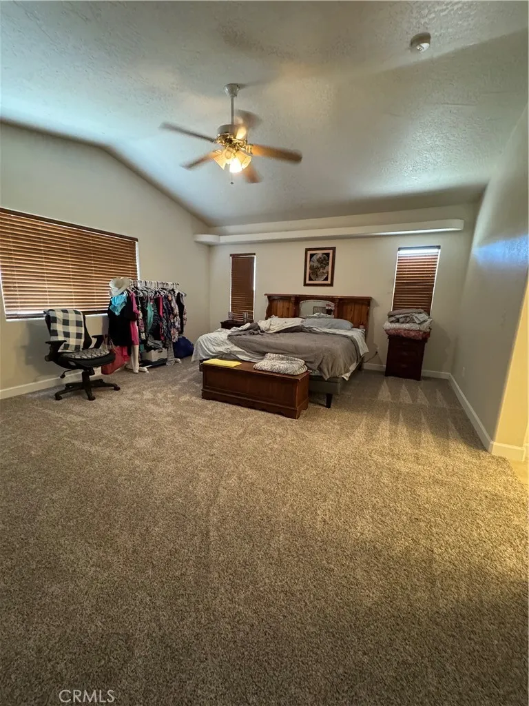 10575 Estrella Apple Valley, CA 92308
