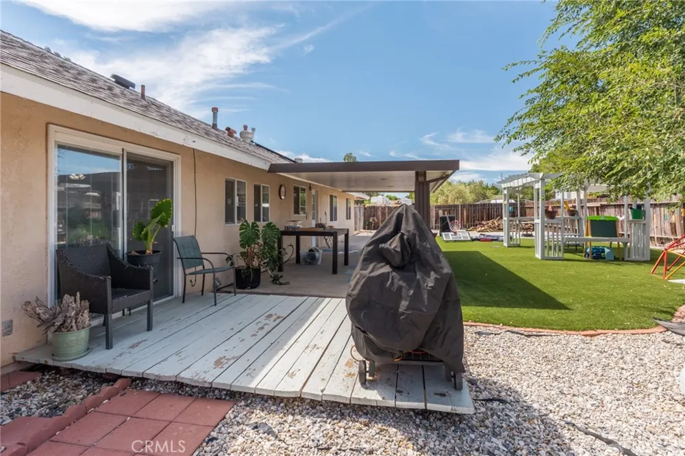 9172 Jacaranda Hesperia, CA 92345