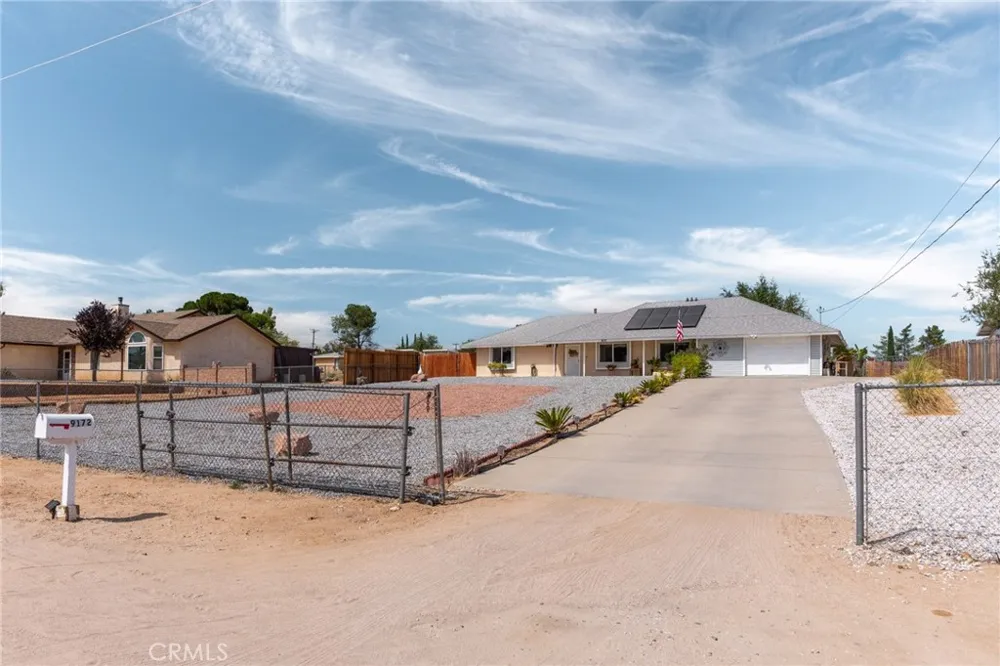 9172 Jacaranda Hesperia, CA 92345