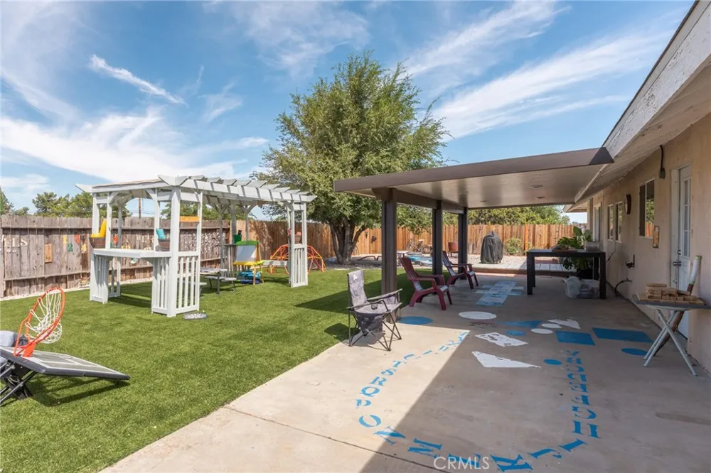 9172 Jacaranda Hesperia, CA 92345