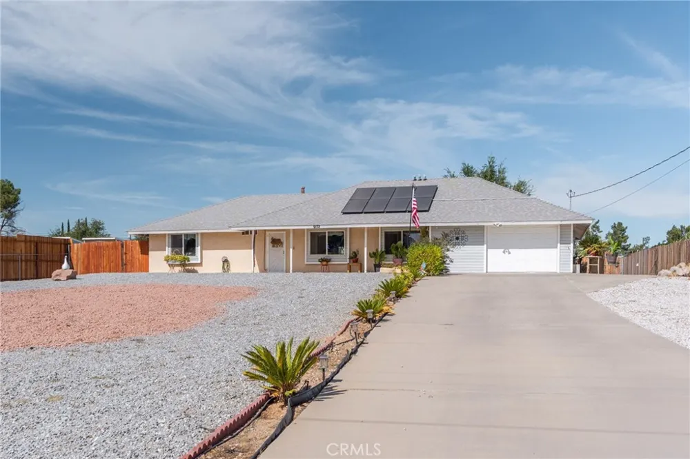 9172 Jacaranda Hesperia, CA 92345