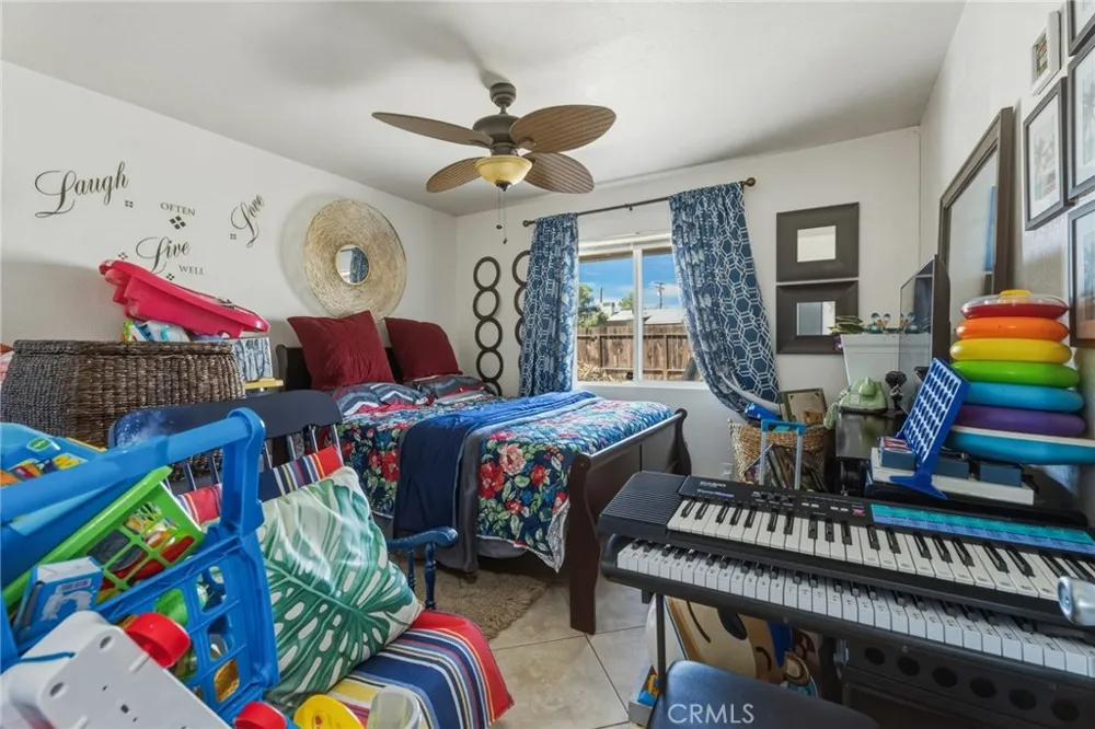 9172 Jacaranda Hesperia, CA 92345