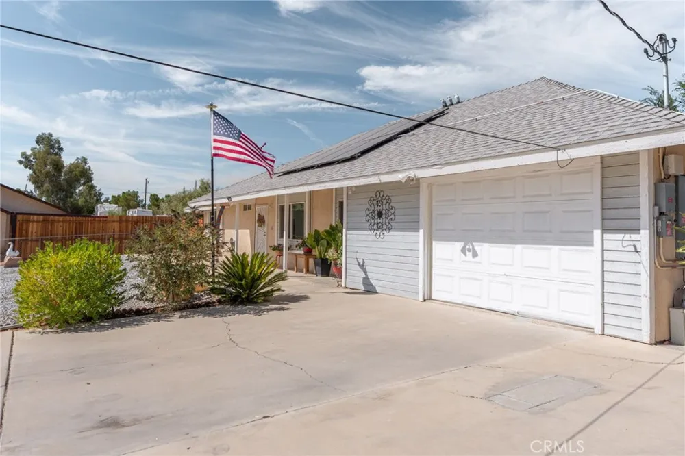 9172 Jacaranda Hesperia, CA 92345