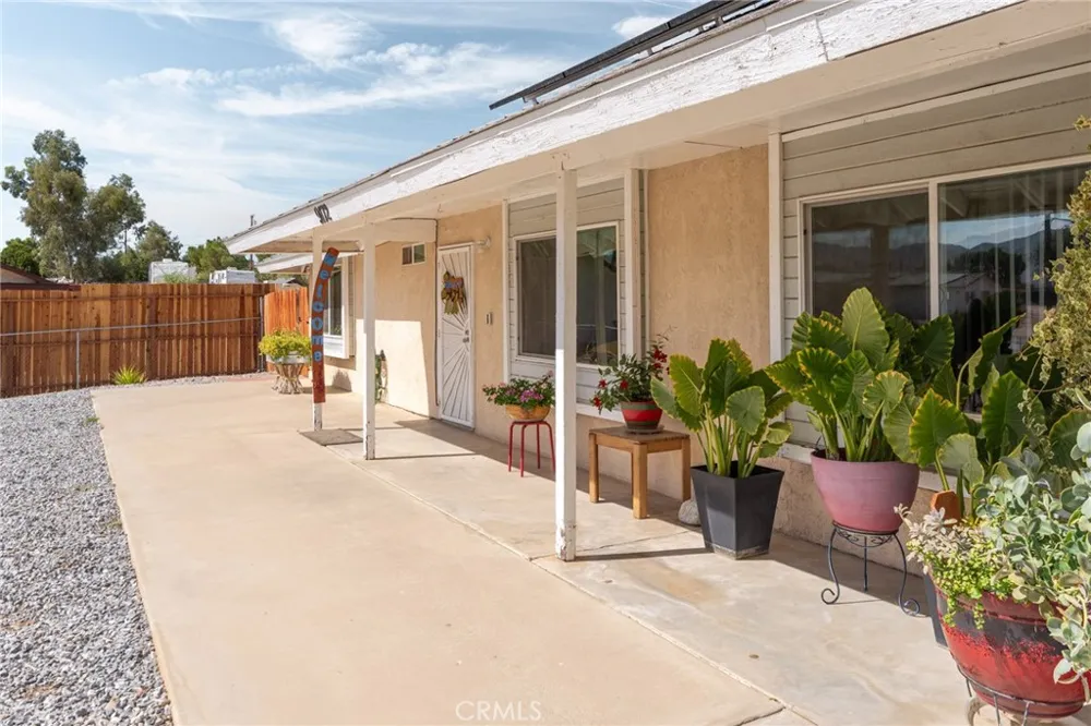 9172 Jacaranda Hesperia, CA 92345