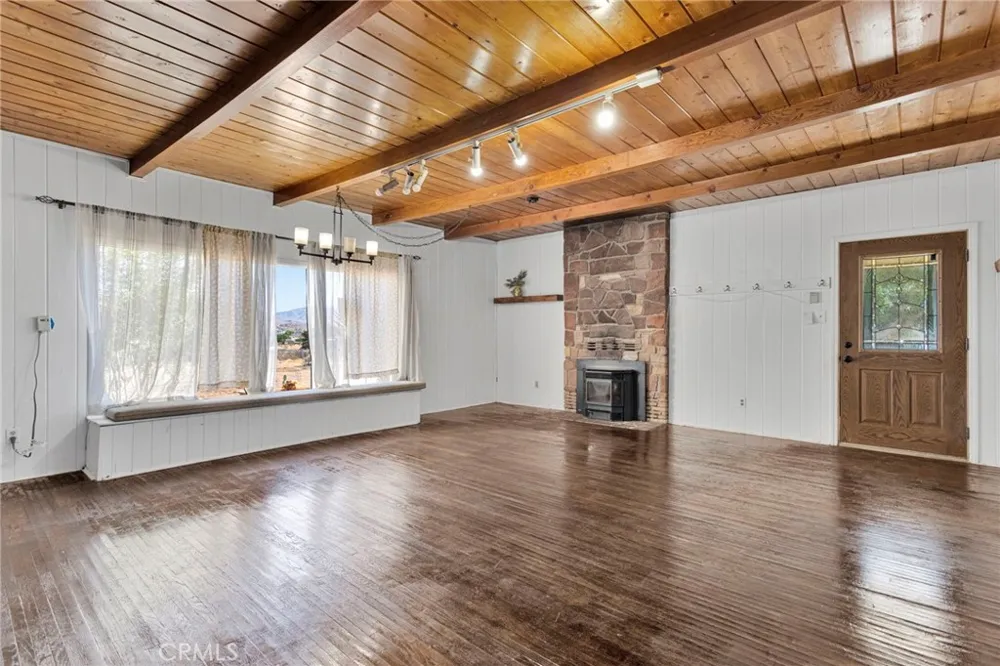 24716 McRoberts Apple Valley, CA 92307