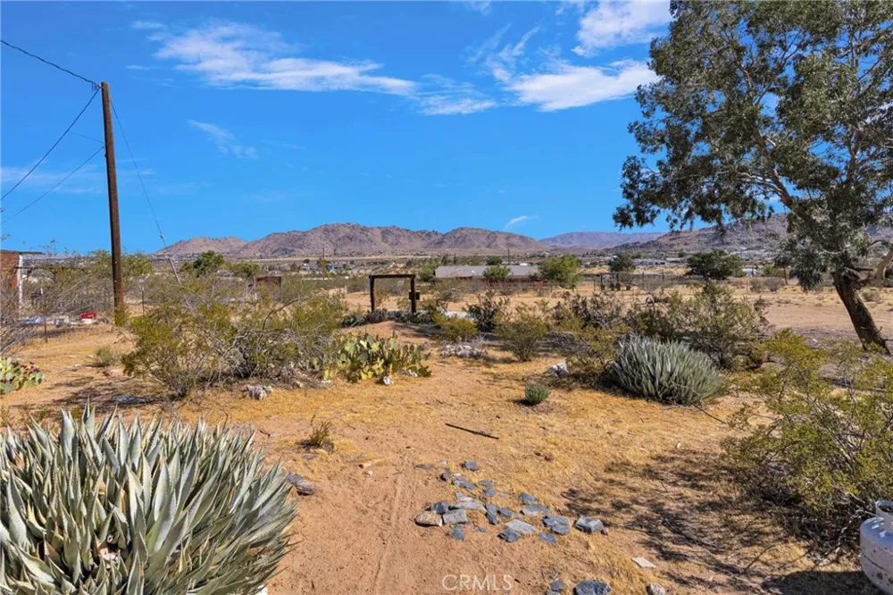 24716 McRoberts Apple Valley, CA 92307