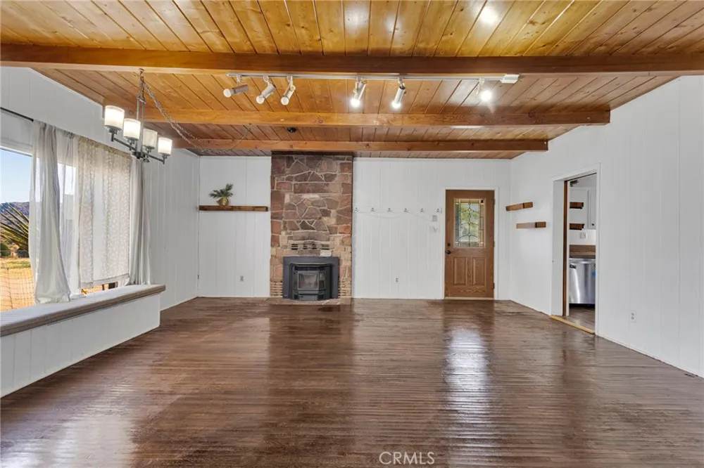 24716 McRoberts Apple Valley, CA 92307