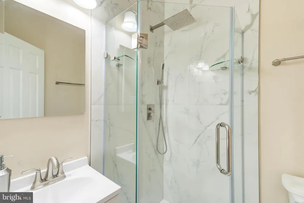 2329 S ROLFE STREET Arlington, VA 22202