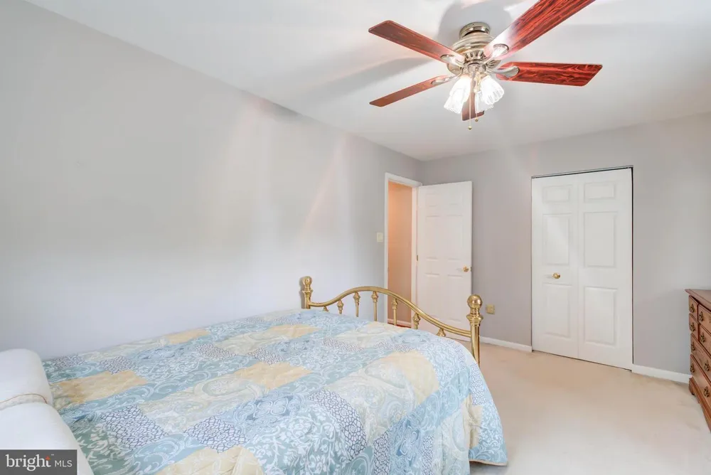 2329 S ROLFE STREET Arlington, VA 22202