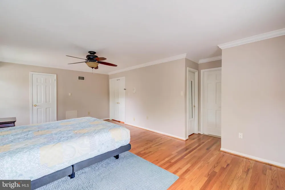 2329 S ROLFE STREET Arlington, VA 22202