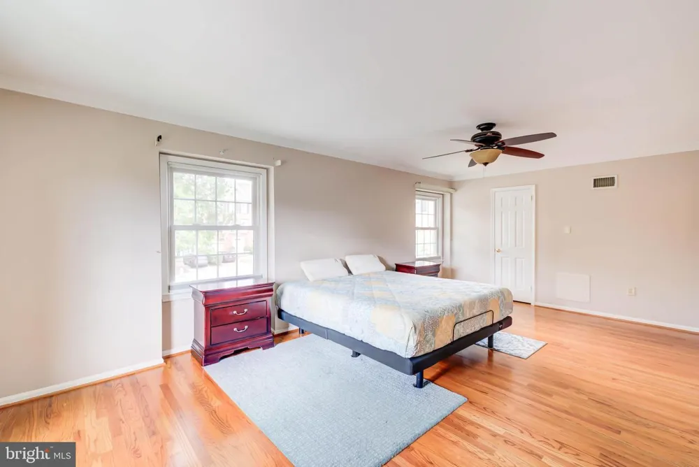 2329 S ROLFE STREET Arlington, VA 22202