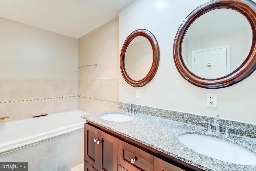 2329 S ROLFE STREET Arlington, VA 22202