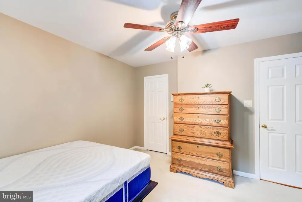 2329 S ROLFE STREET Arlington, VA 22202