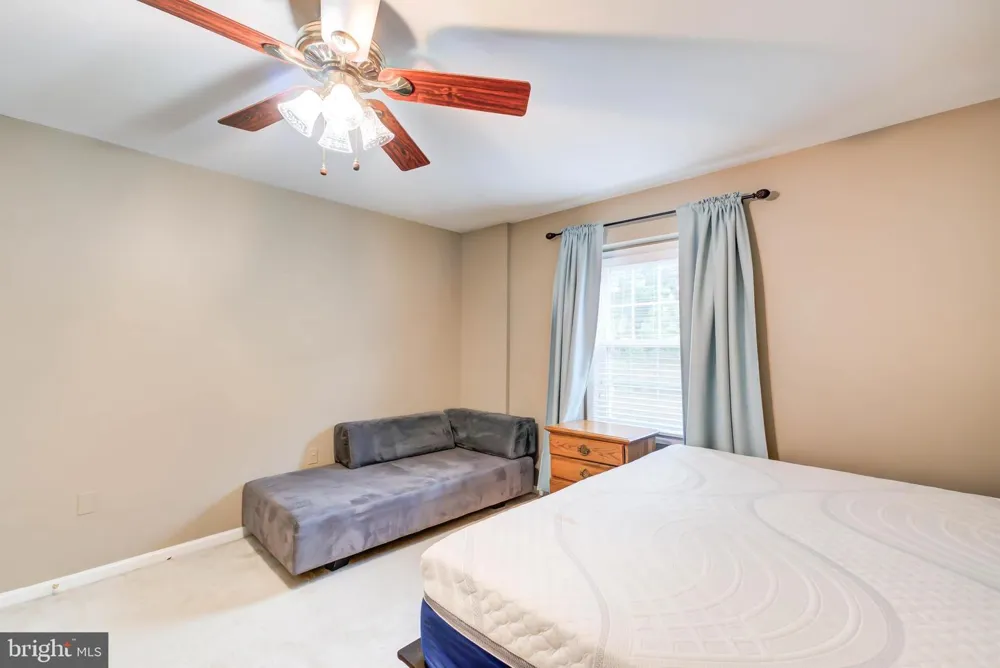 2329 S ROLFE STREET Arlington, VA 22202