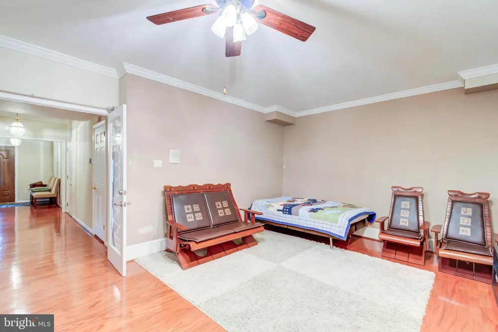 2329 S ROLFE STREET Arlington, VA 22202