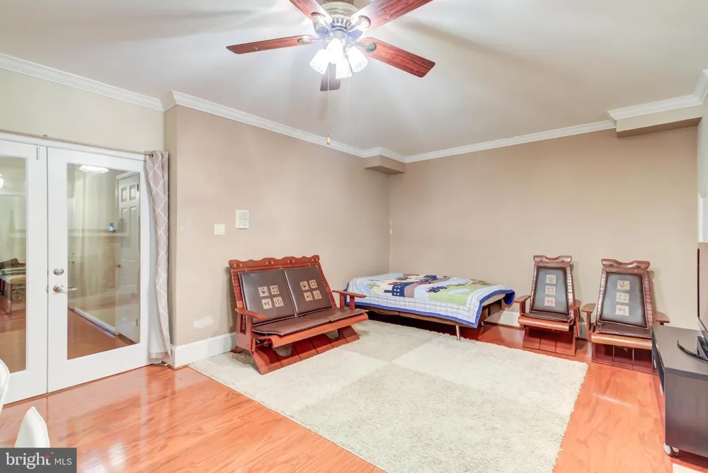 2329 S ROLFE STREET Arlington, VA 22202