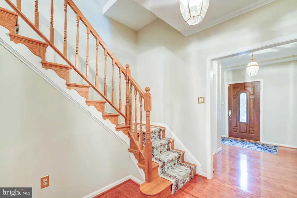2329 S ROLFE STREET Arlington, VA 22202