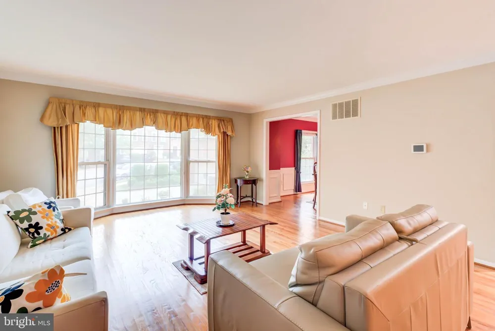 2329 S ROLFE STREET Arlington, VA 22202