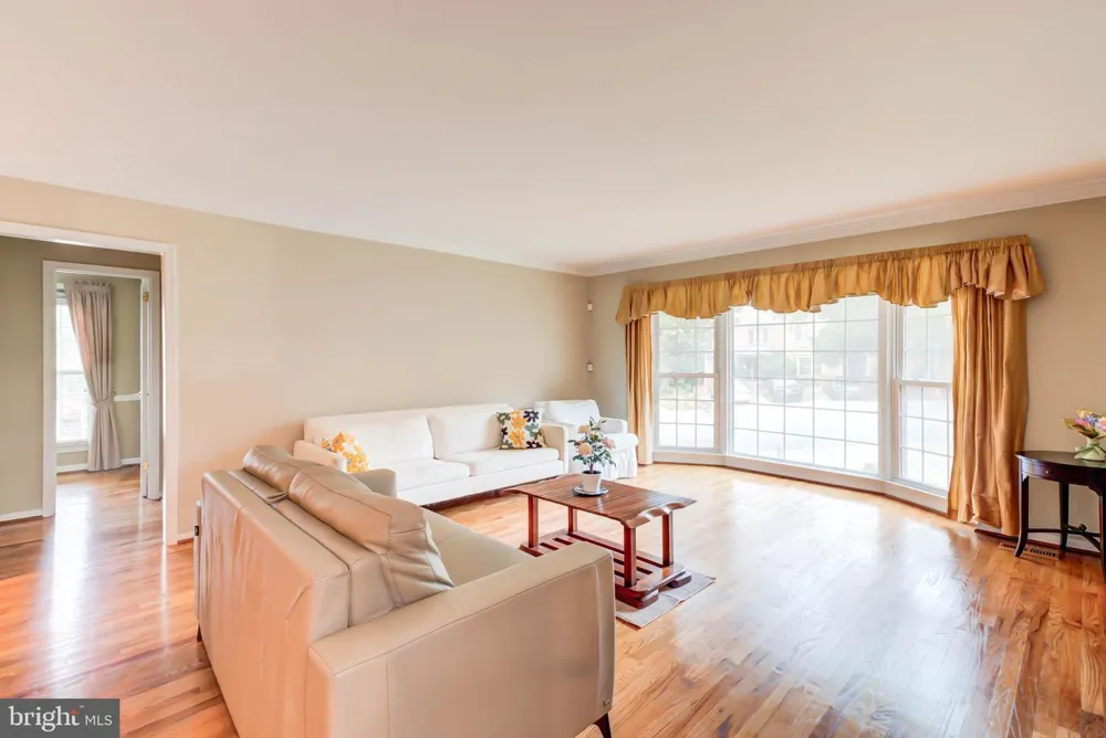2329 S ROLFE STREET Arlington, VA 22202