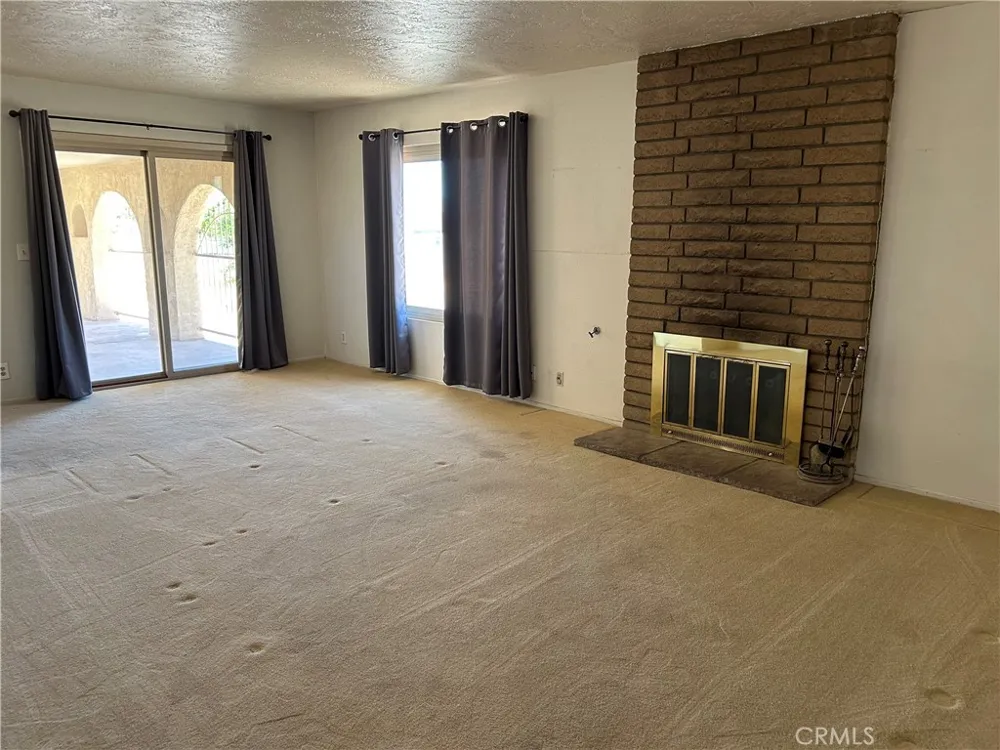 17035 Deodar Hesperia, CA 92345