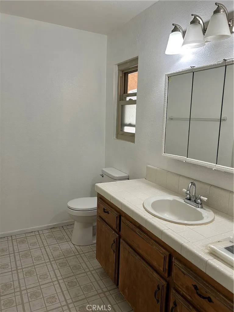 17035 Deodar Hesperia, CA 92345