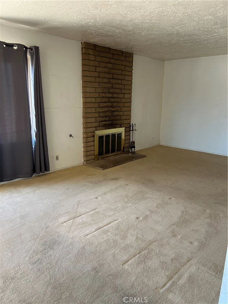 17035 Deodar Hesperia, CA 92345