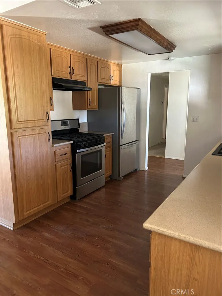 17035 Deodar Hesperia, CA 92345