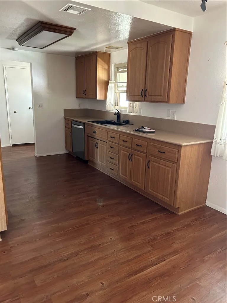 17035 Deodar Hesperia, CA 92345