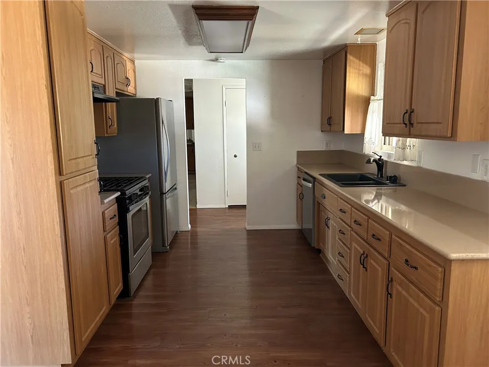 17035 Deodar Hesperia, CA 92345