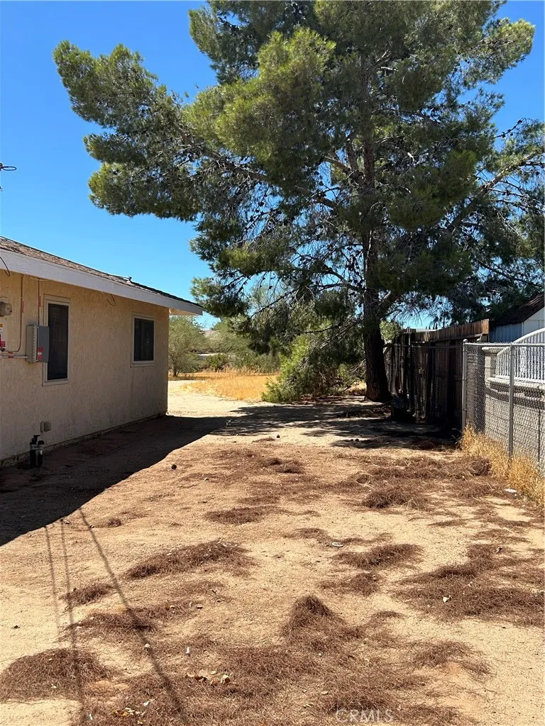 17035 Deodar Hesperia, CA 92345
