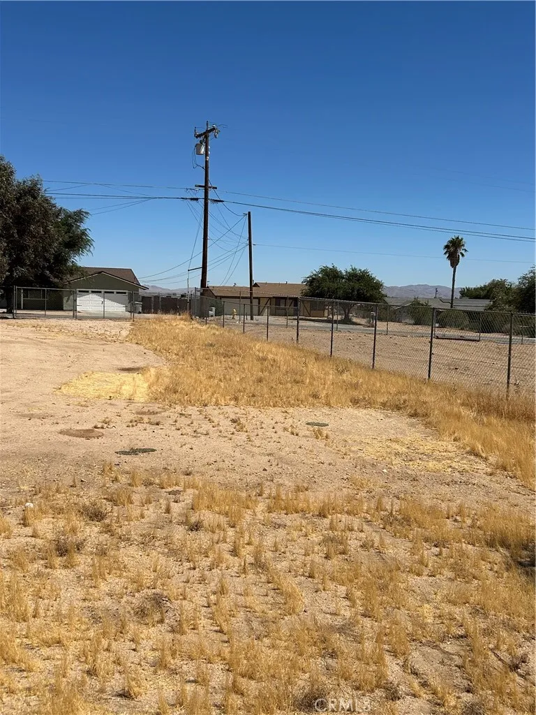 17035 Deodar Hesperia, CA 92345