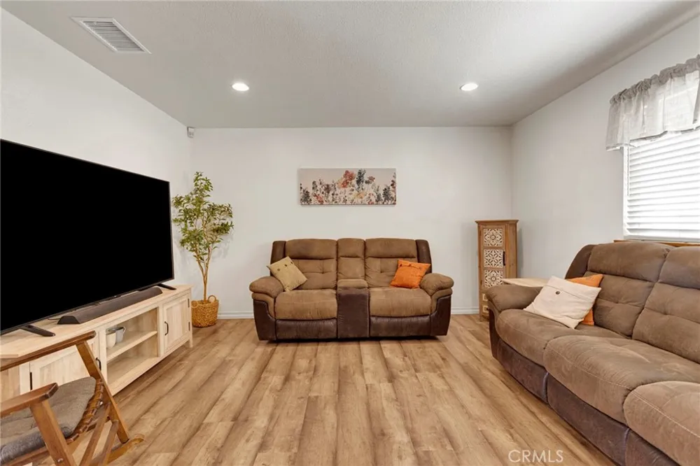 9515 Yucca Street Apple Valley, CA 92308