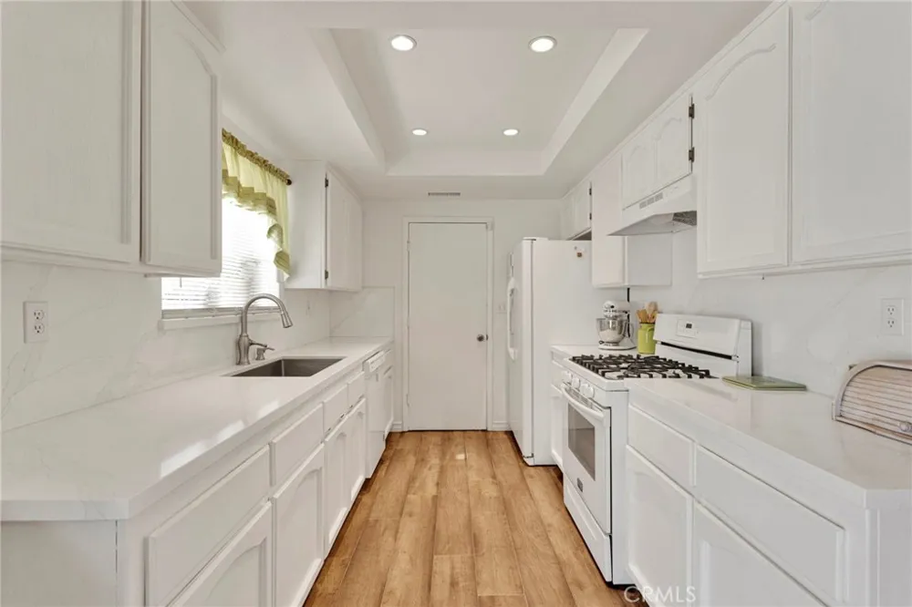 9515 Yucca Street Apple Valley, CA 92308
