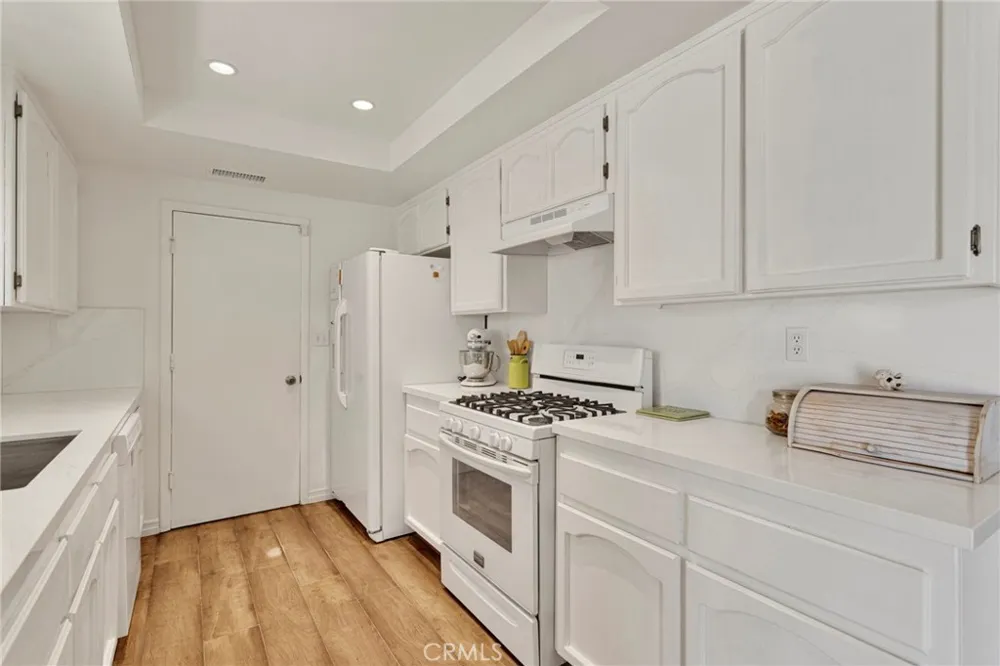 9515 Yucca Street Apple Valley, CA 92308