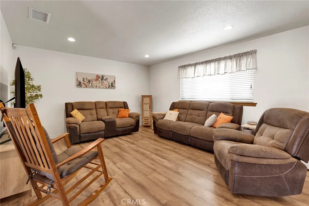 9515 Yucca Street Apple Valley, CA 92308