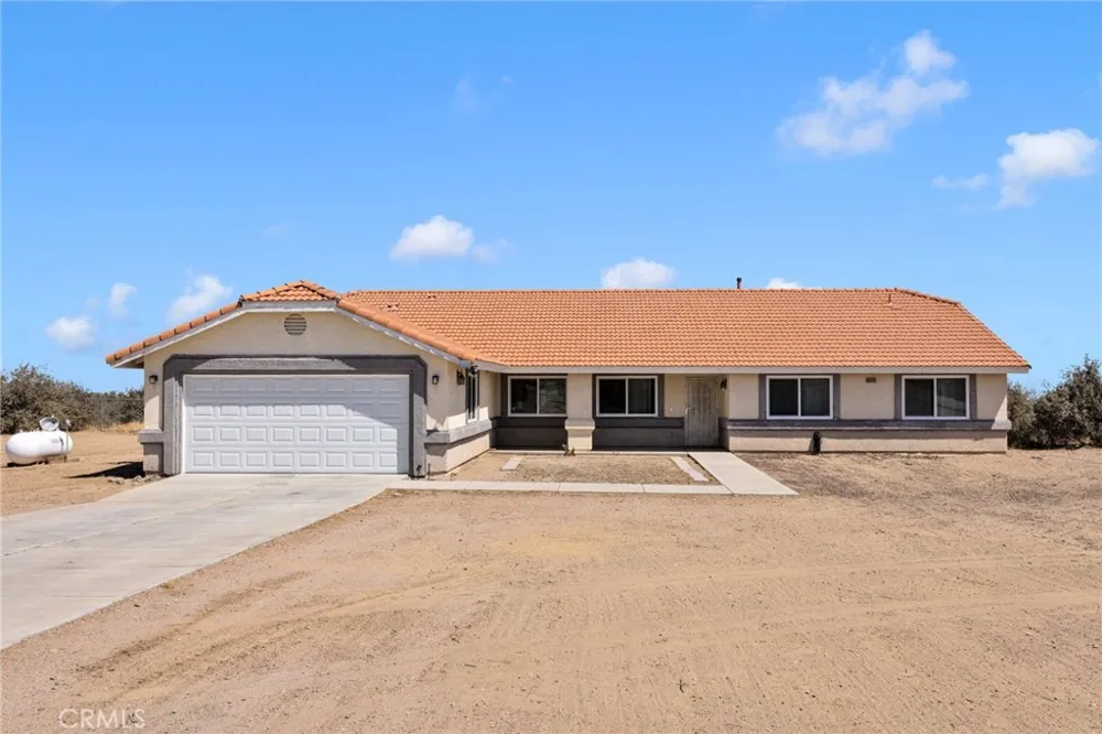 9352 Cedar Street Oak Hills, CA 92344