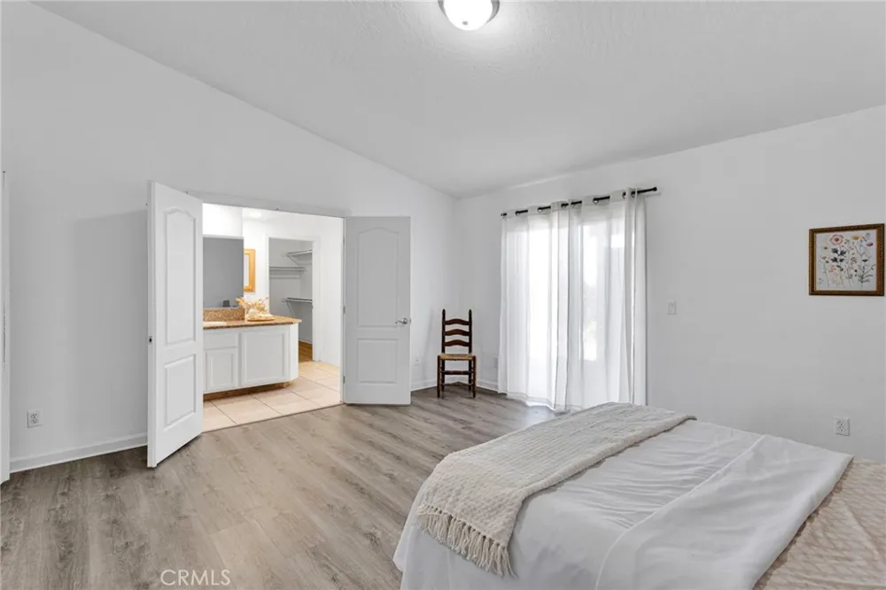 9352 Cedar Street Oak Hills, CA 92344