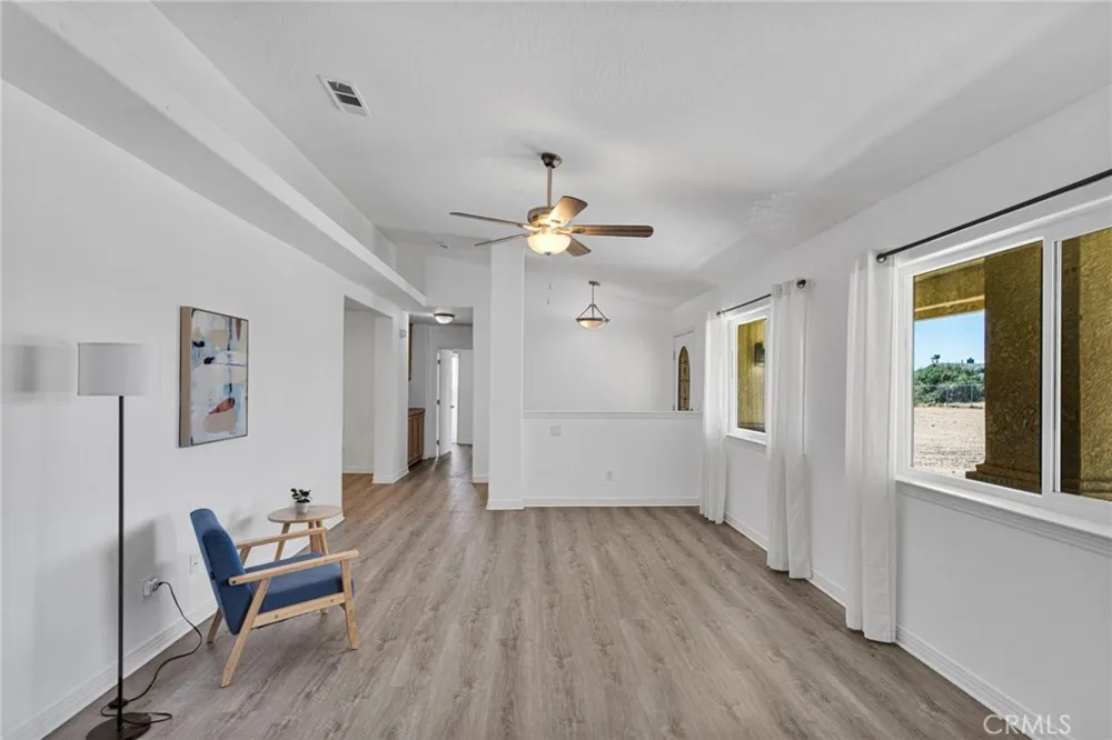9352 Cedar Street Oak Hills, CA 92344