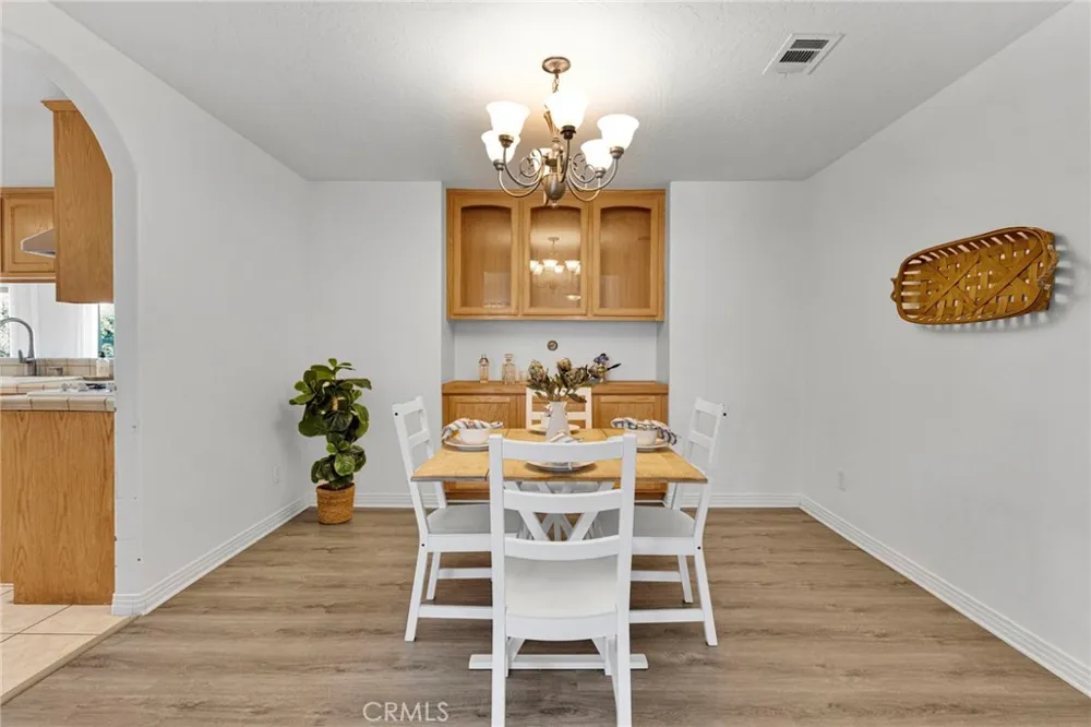 9352 Cedar Street Oak Hills, CA 92344