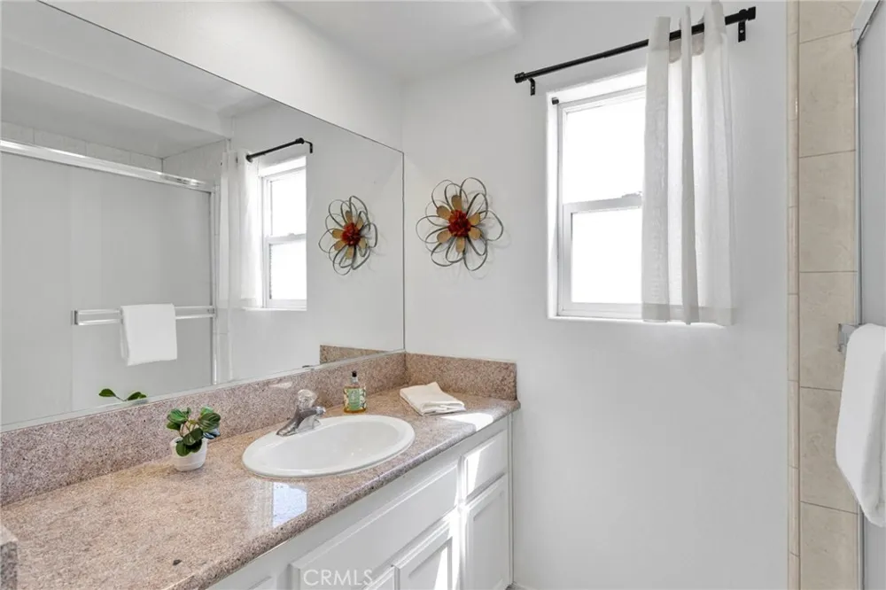 9352 Cedar Street Oak Hills, CA 92344